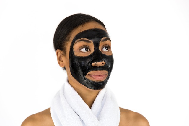 černá obličejová maska.jpg